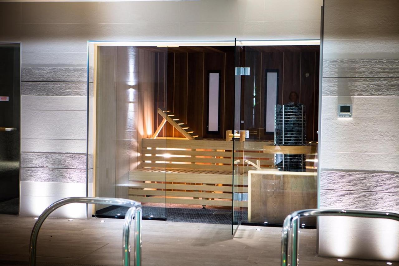 315 Bar & Restaurant Hotel ฮัดเดอร์สฟิลด์ ภายนอก รูปภาพ