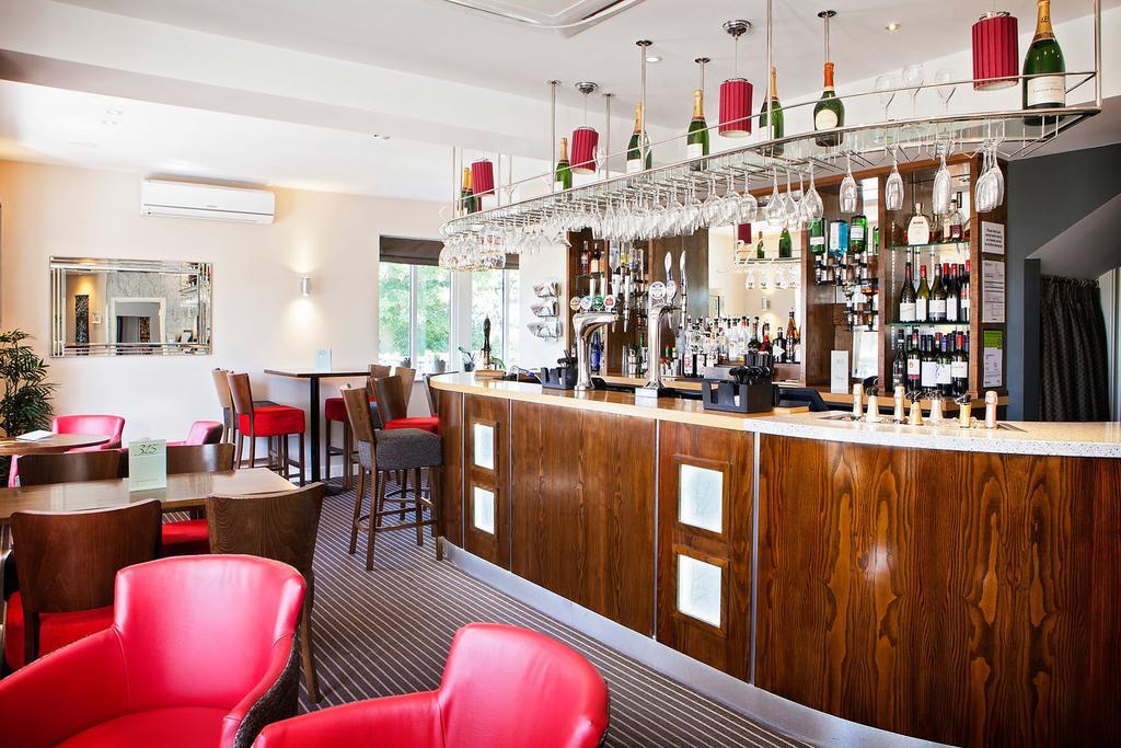 315 Bar & Restaurant Hotel ฮัดเดอร์สฟิลด์ ภายนอก รูปภาพ
